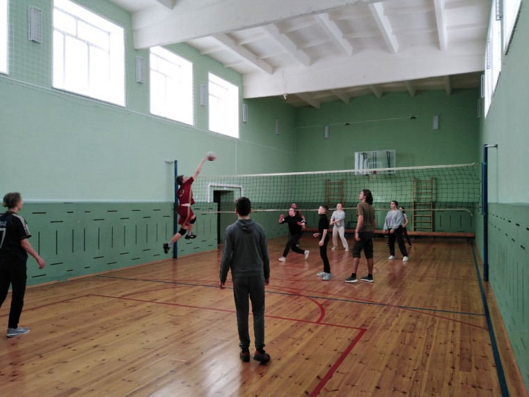 Играем в волейбол!.